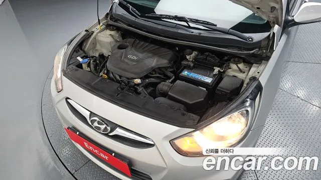 Hyundai Accent 2012 thumb 6