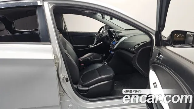 Hyundai Accent 2012 thumb 11