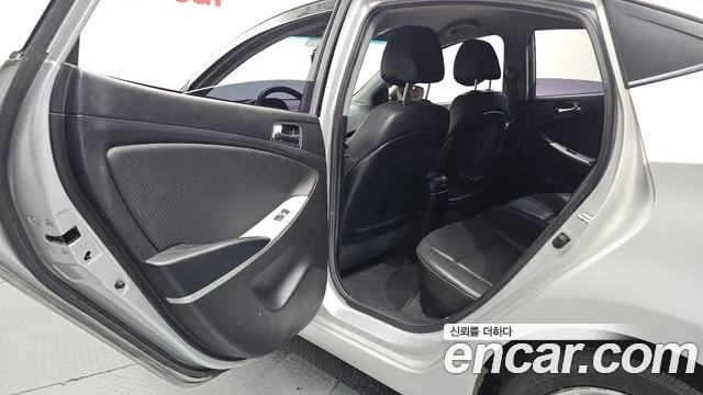 Hyundai Accent 2012 thumb 12