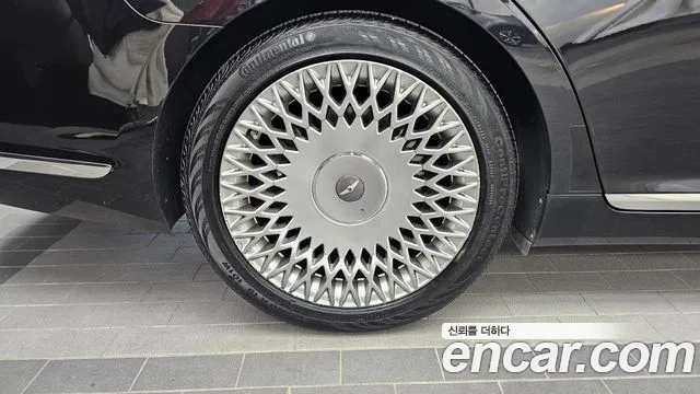 Genesis G90 2019 thumb 5