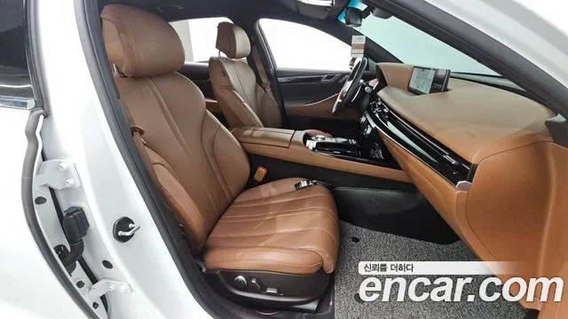 Genesis G80 2022 thumb 11