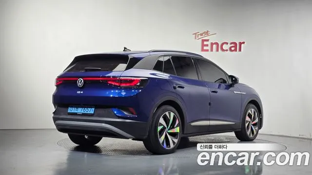 Volkswagen ID.4 2023 thumb 2