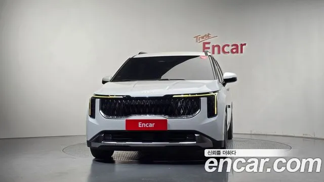 Kia Carnival 2023 thumb 3