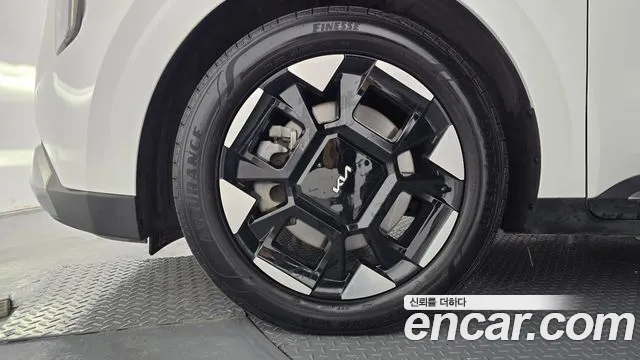 Kia Carnival 2023 thumb 5