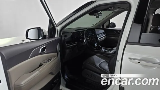 Kia Carnival 2023 thumb 10