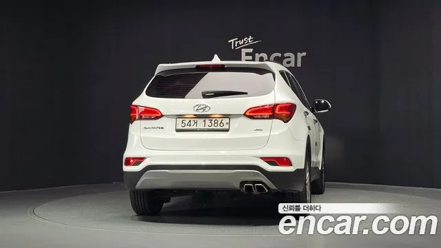Hyundai Santa Fe 2018 thumb 4