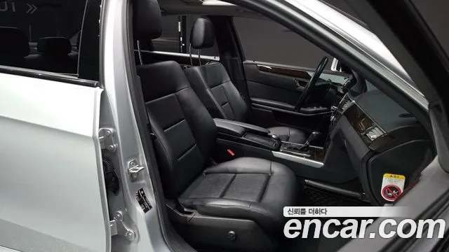 Mercedes-Benz E-Класс 2011 thumb 11
