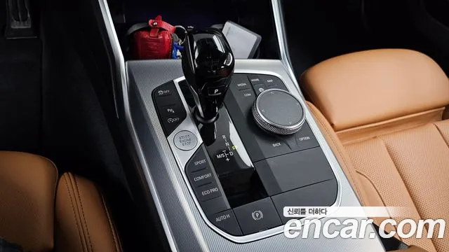 BMW 3-Series 2022 thumb 9