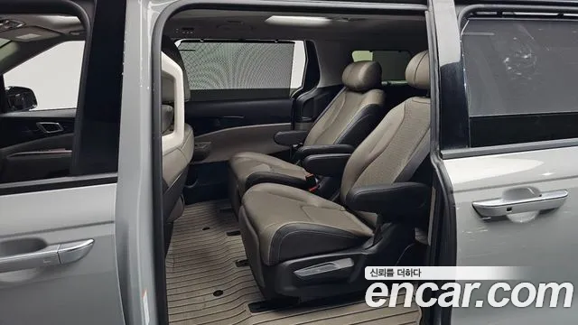 Kia Carnival 2025 thumb 11