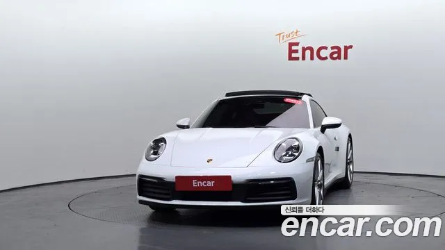 Porsche 911 2020 thumb 2