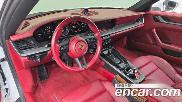 Porsche 911 2020 thumb 6