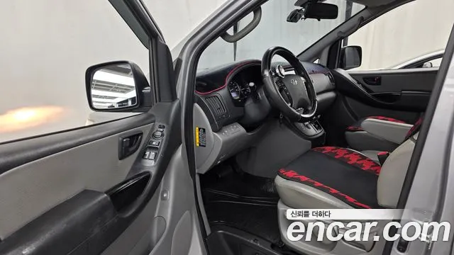 Hyundai Starex 2019 thumb 10