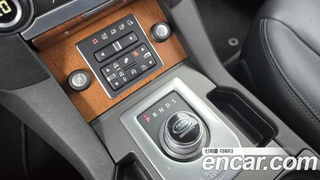 Land Rover Discovery 2015 thumb 9