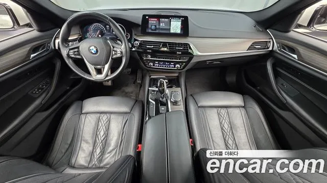 BMW 5-Series 2018 thumb 7