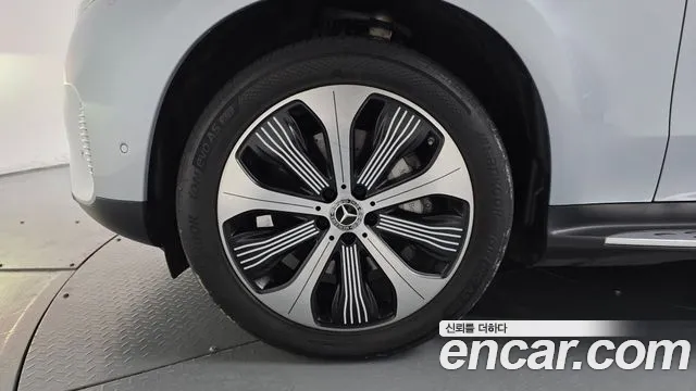 Mercedes-Benz EQC 2020 thumb 4