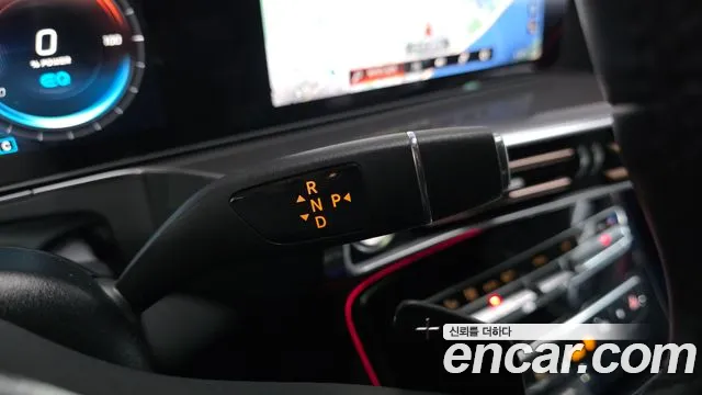 Mercedes-Benz EQC 2020 thumb 8