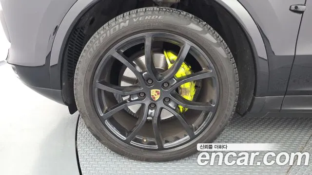 Porsche Cayenne 2020 thumb 4