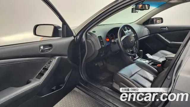 Nissan Altima 2011 thumb 10