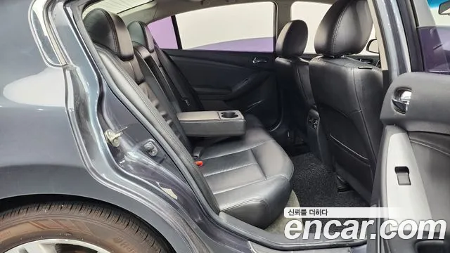 Nissan Altima 2011 thumb 12