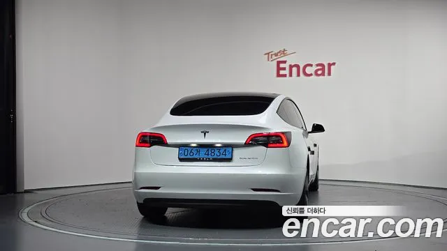 Tesla Model 3 2022 thumb 4