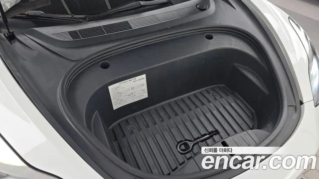 Tesla Model 3 2022 thumb 6