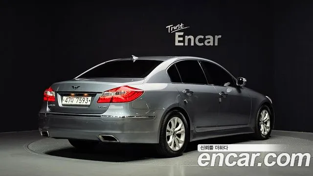 Hyundai Genesis 2013 thumb 2
