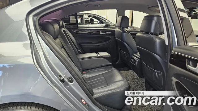 Hyundai Genesis 2013 thumb 11