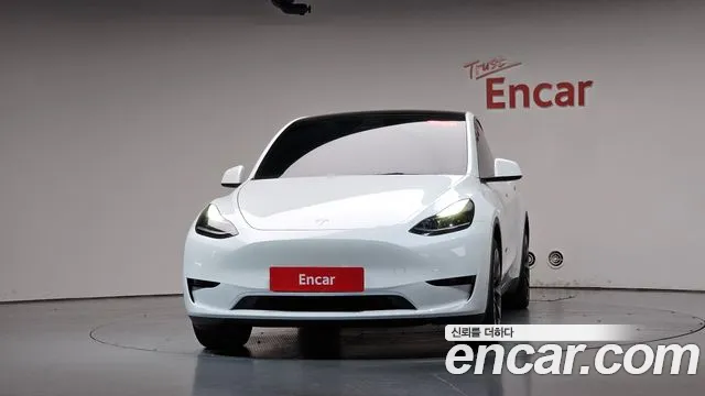 Tesla Model Y 2024 thumb 2