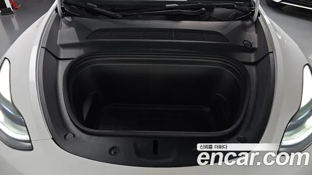 Tesla Model Y 2024 thumb 5