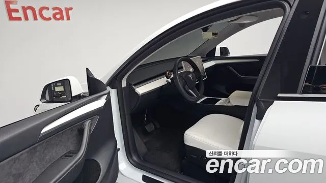 Tesla Model Y 2024 thumb 9