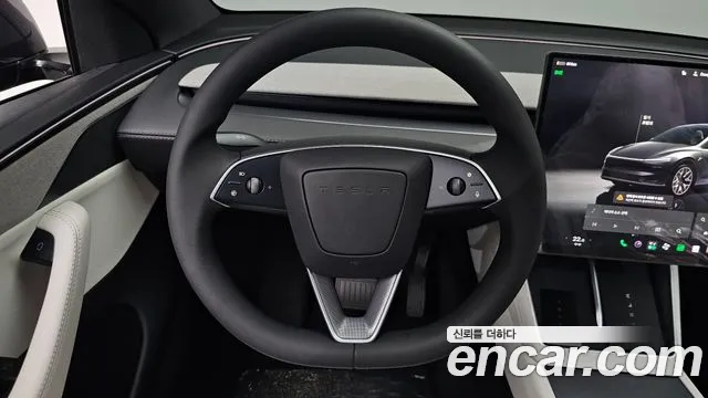 Tesla Model Y 2026 thumb 12