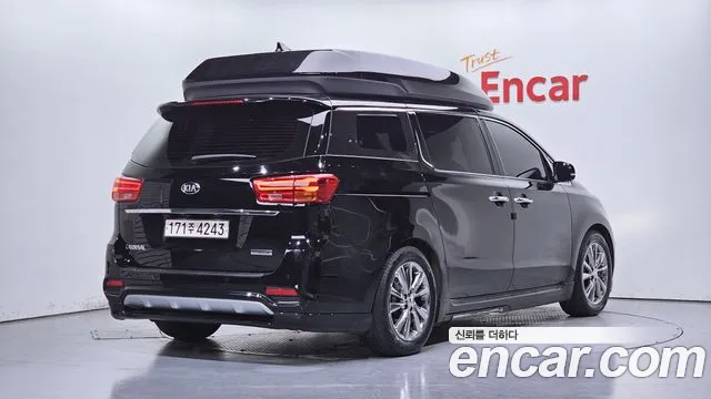 Kia Carnival 2018 thumb 2