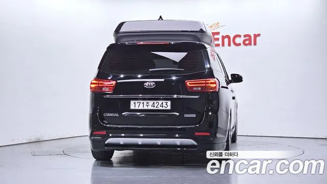 Kia Carnival 2018 thumb 4