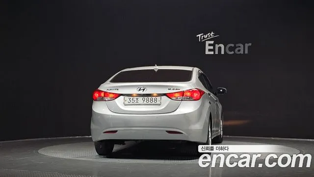 Hyundai Avante 2010 thumb 4