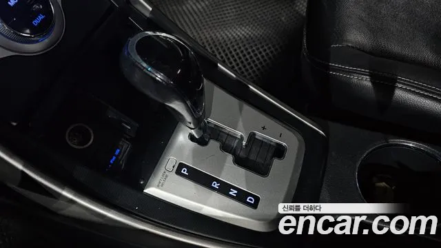 Hyundai Avante 2010 thumb 9