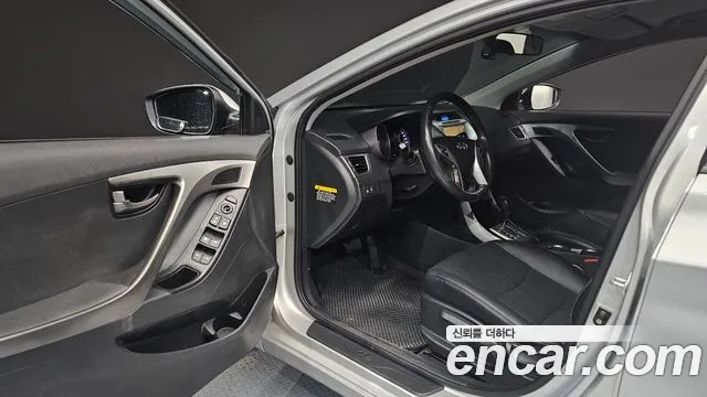 Hyundai Avante 2010 thumb 10