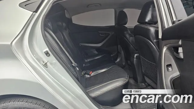Hyundai Avante 2010 thumb 12