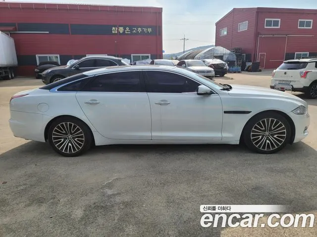 Jaguar XJ 2010 thumb 5