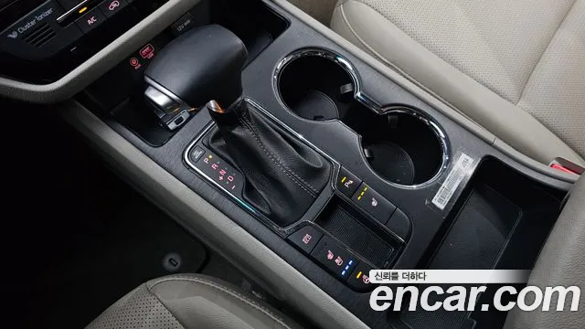 Kia Carnival 2019 thumb 9