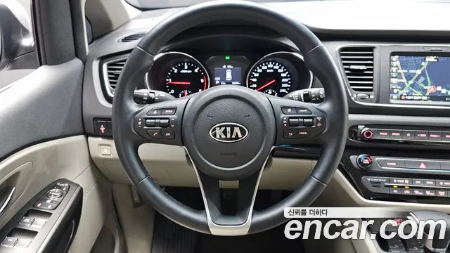 Kia Carnival 2019 thumb 12