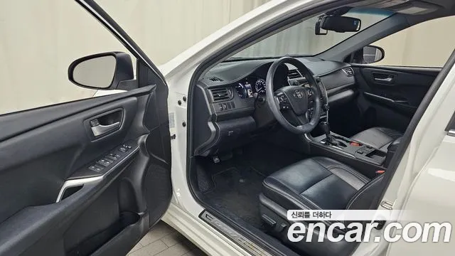 Toyota Camry 2016 thumb 10