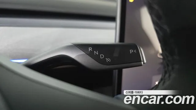 Tesla Model Y 2025 thumb 8