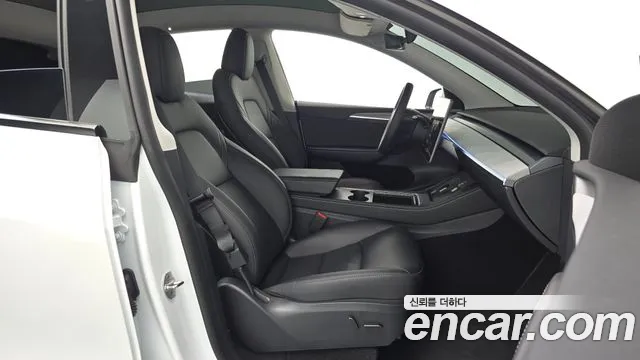 Tesla Model Y 2025 thumb 10