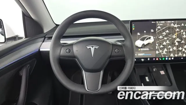 Tesla Model Y 2025 thumb 12