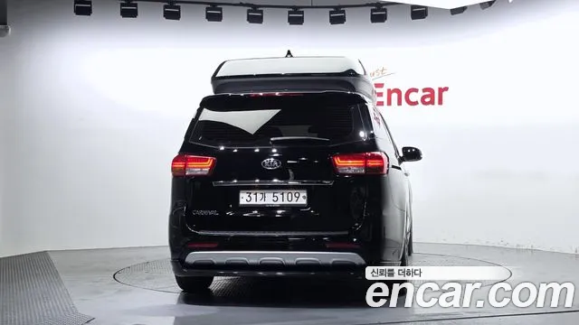 Kia Carnival 2017 thumb 4