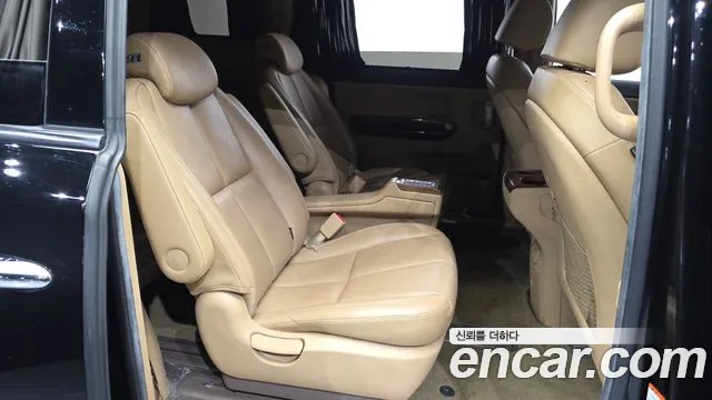 Kia Carnival 2017 thumb 12