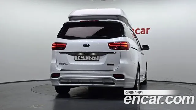 Kia Carnival 2018 thumb 4