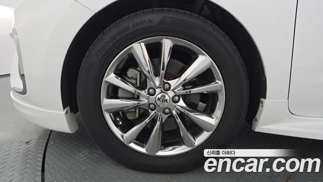 Kia Carnival 2018 thumb 5