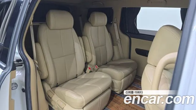 Kia Carnival 2018 thumb 11