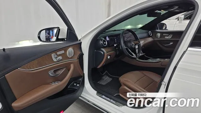 Mercedes-Benz E-Класс 2021 thumb 10